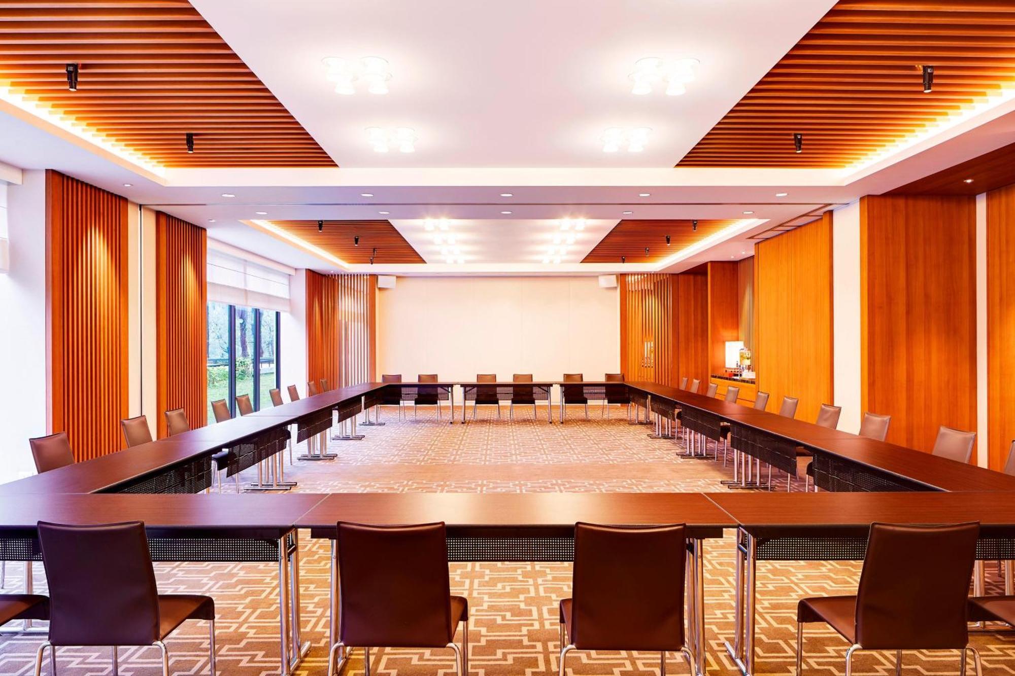 The Westin Tashee Resort, Taoyuan Daxi Exterior photo A meeting room at the Swissôtel Grand in Geneva, Switzerland