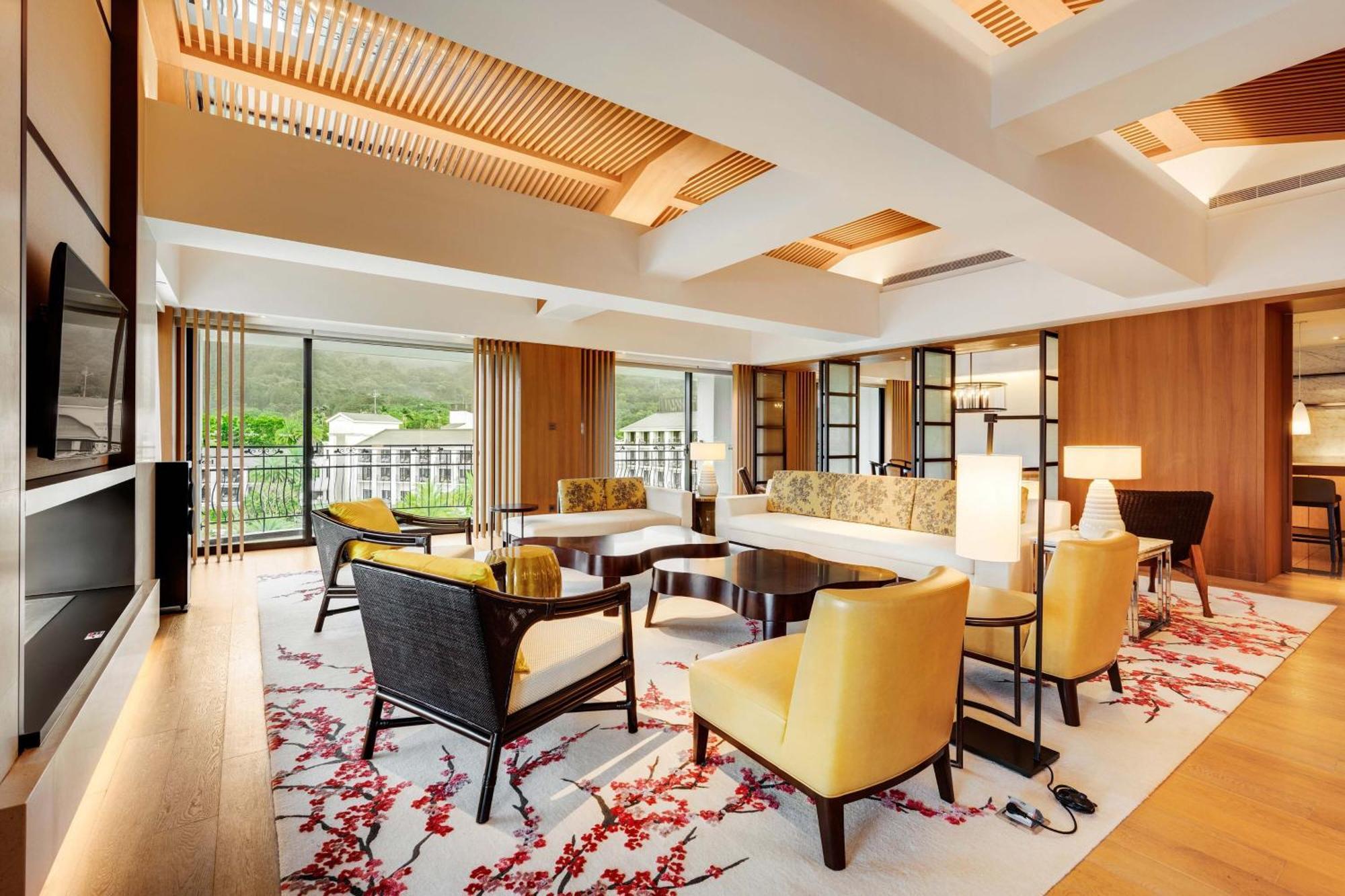 The Westin Tashee Resort, Taoyuan Daxi Exterior photo The Living Room at The Residence, Mandarin Oriental, Hong Kong