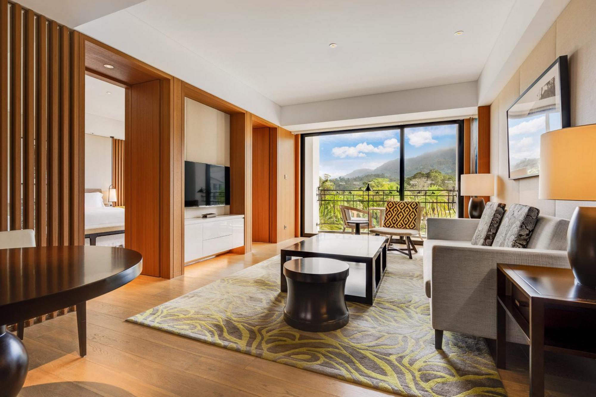 The Westin Tashee Resort, Taoyuan Daxi Exterior photo A suite at The Mira Hong Kong